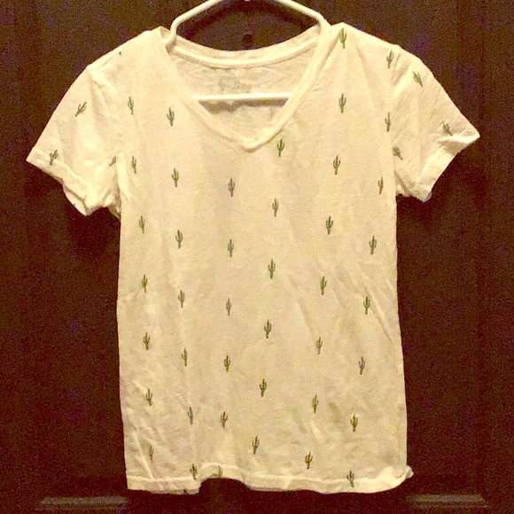 Cactus 🌵🌵 V-Neck - Picture 1 of 3